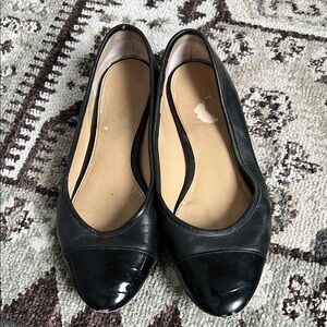 MICHAEL KORS black cap toed ballet flats
